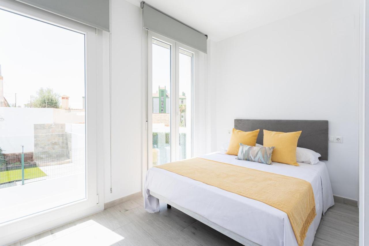 Apartamentos La Pelusa Málaga Exterior foto